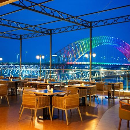 Harris Hotel Samarinda Exterior foto