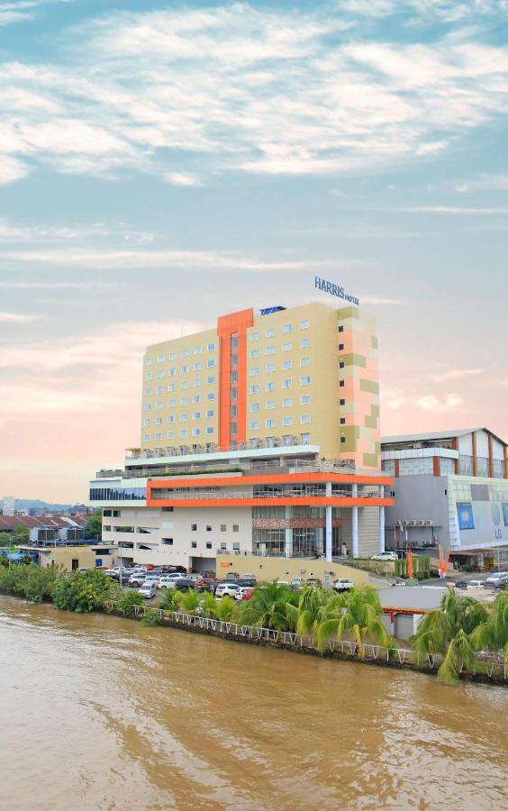 Harris Hotel Samarinda Exterior foto
