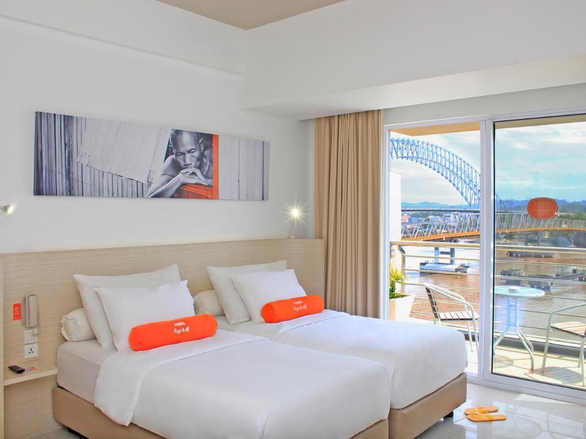 Harris Hotel Samarinda Exterior foto