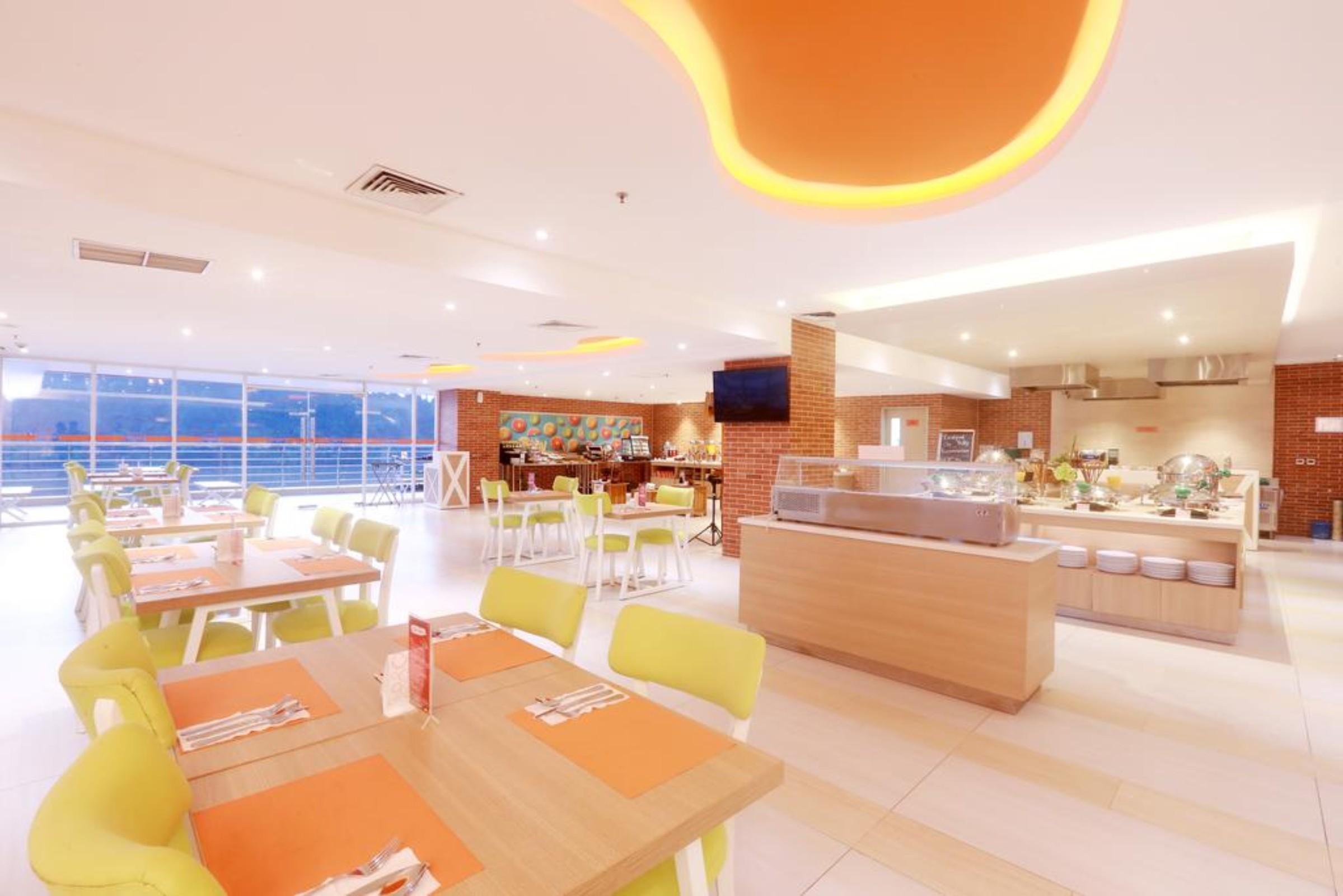 Harris Hotel Samarinda Exterior foto