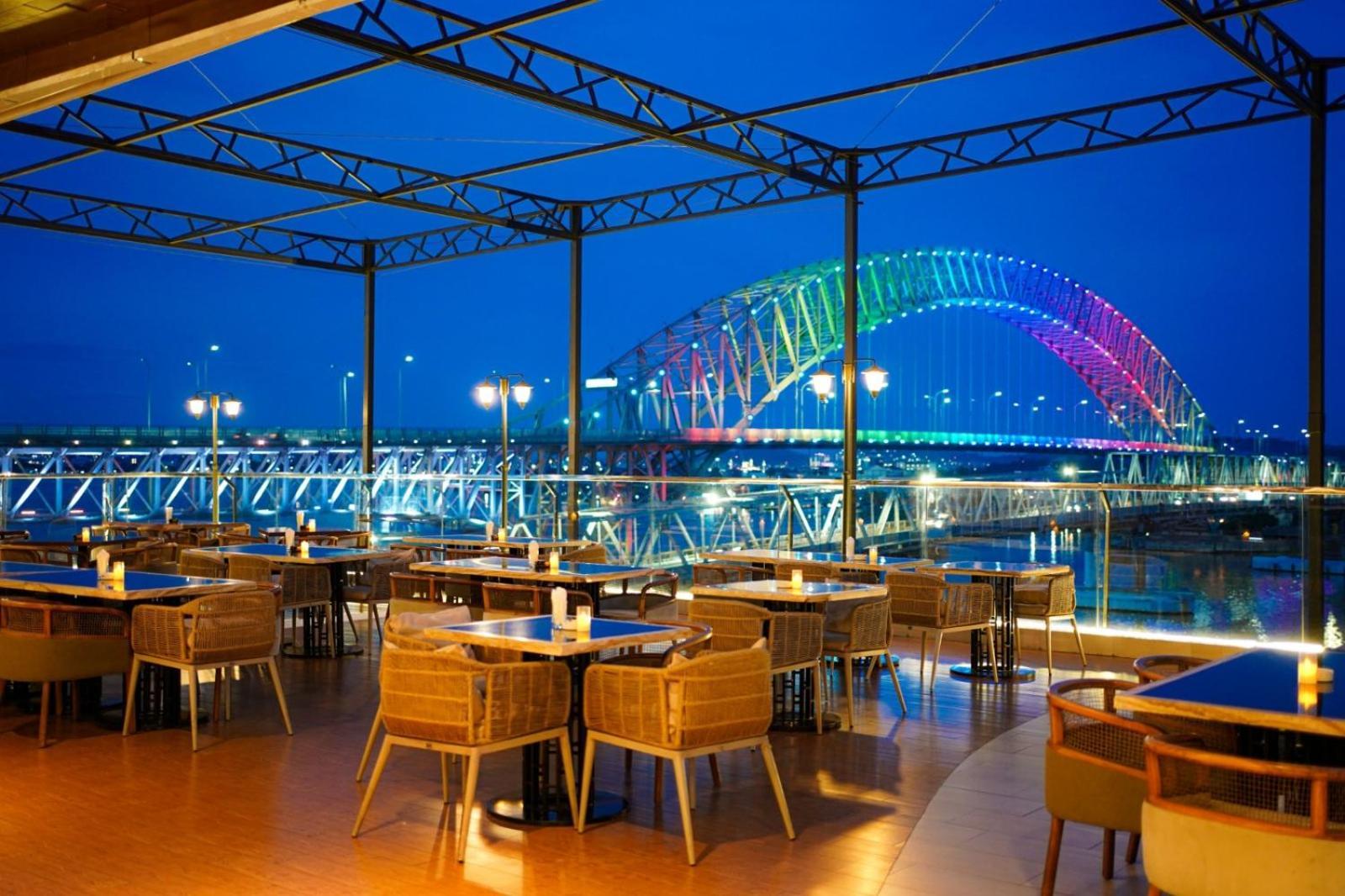 Harris Hotel Samarinda Exterior foto