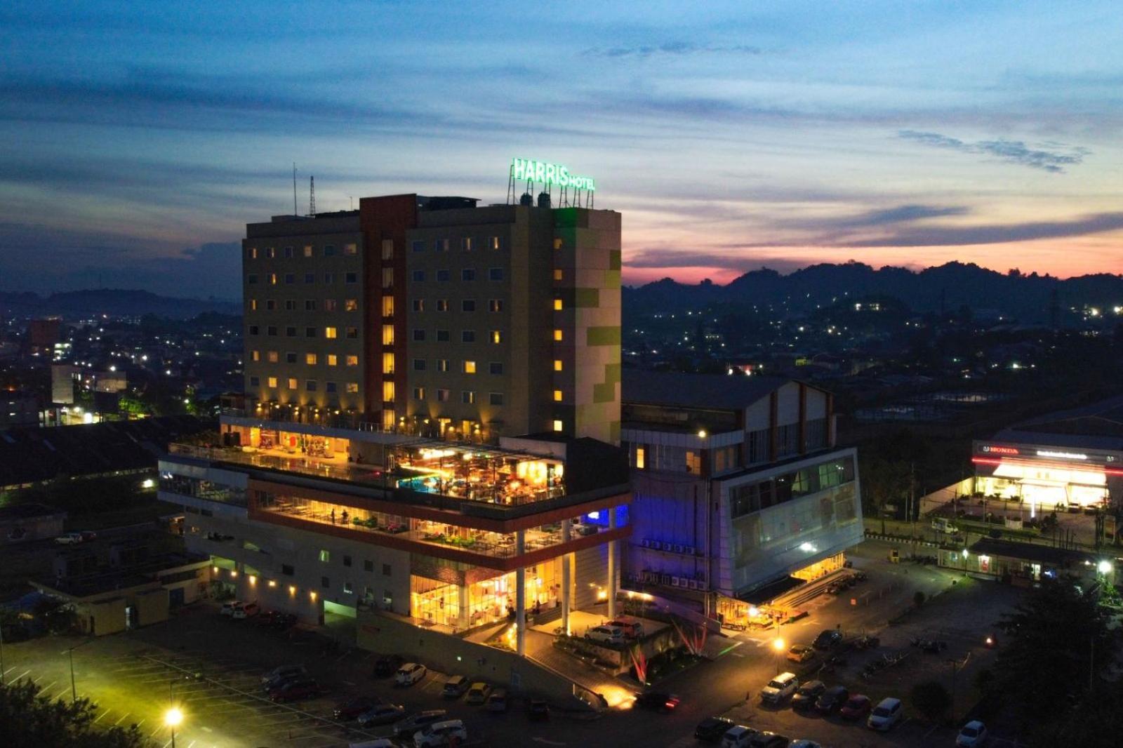 Harris Hotel Samarinda Exterior foto