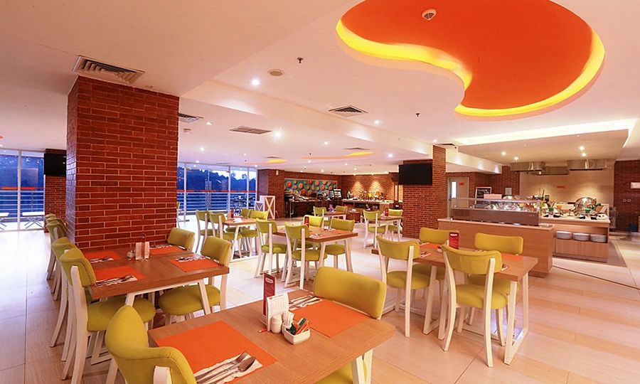 Harris Hotel Samarinda Exterior foto