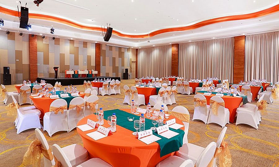 Harris Hotel Samarinda Exterior foto